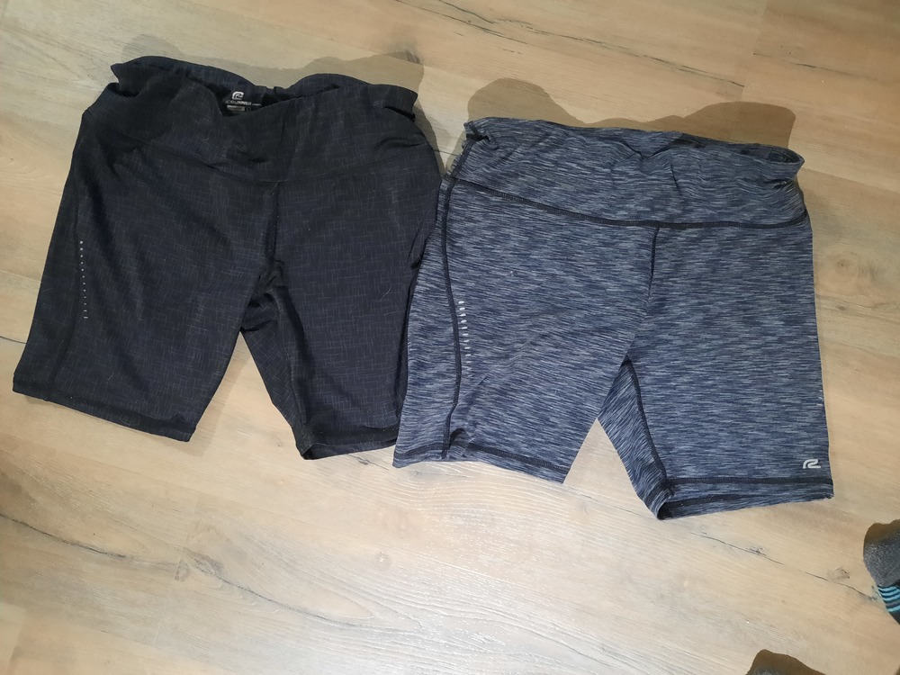 Two Road Runner Womens shorts size L 8inch inseam